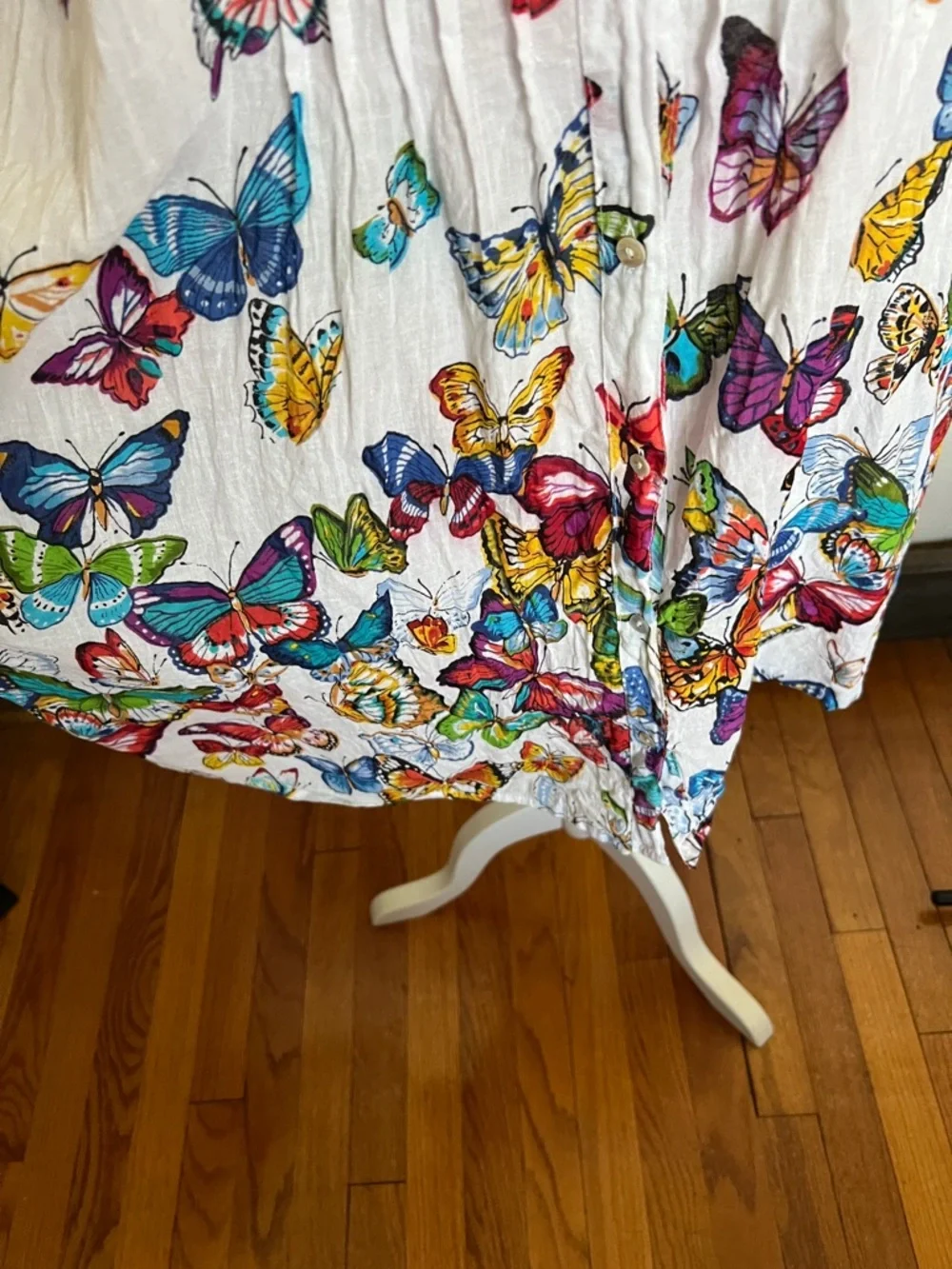 Colori di Mare White Button-Front Tunic with Butterfly Accent - Picture 4 of 12